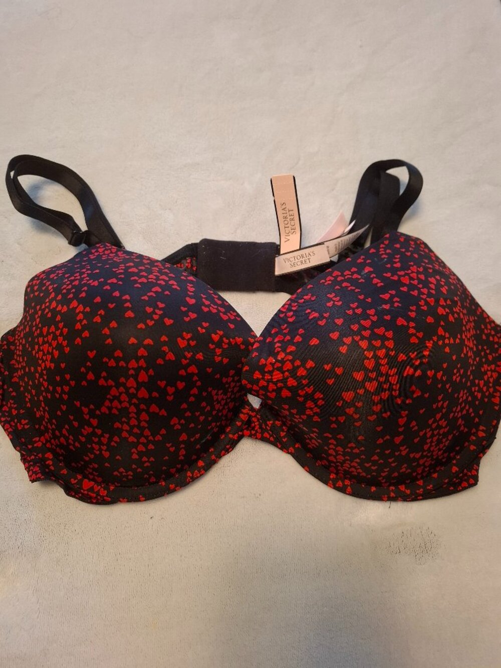 *NEW* Victoria's Secret 40C push up bra